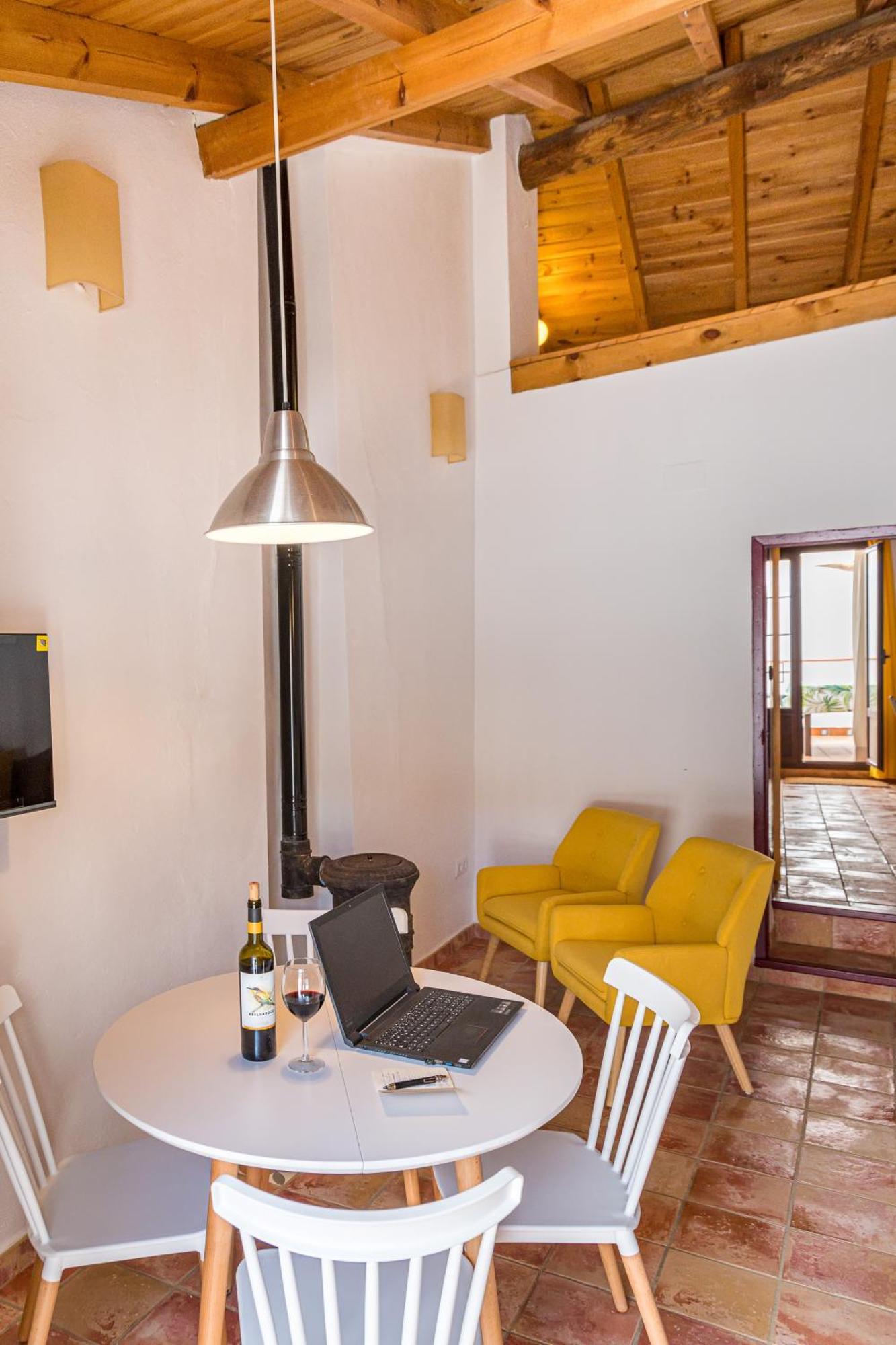 Casa Rural La Artistica, Alojamiento Y Arte Фуентееридос Екстериор снимка